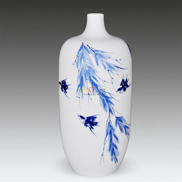 《春暖大地》瓷瓶——张正海作品